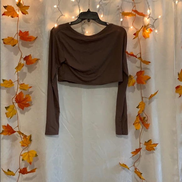 Pretty Little Thing cropped long sleeve - Picture 2 of 2